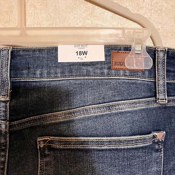 Judy Blues Medium Wash Mid Rise Cuffed Destroyed Boyfriend Jeans - Picture 3 of 5